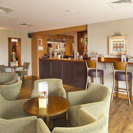 Premier Inn Manchester Bury Buitenkant foto
