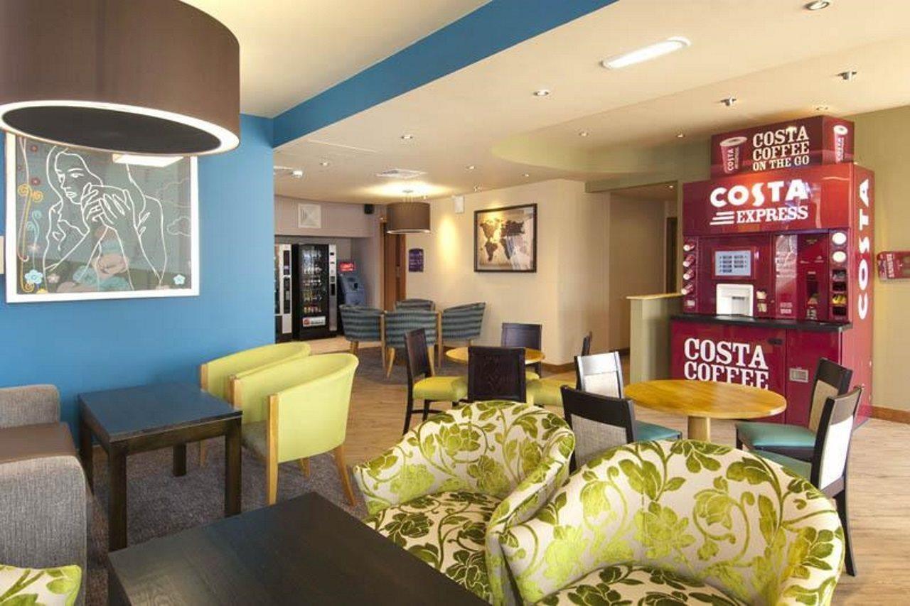 Premier Inn Manchester Bury Buitenkant foto