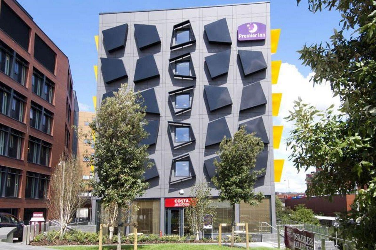 Premier Inn Manchester Bury Buitenkant foto